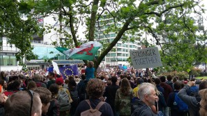 Manifestanti a Londra, "Stronger Together"