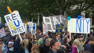 Manifestanti a Londra, "EUnity"