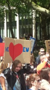 Manifestanti a Londra, "We love EU"