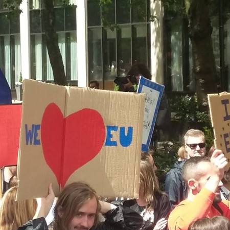 Manifestanti a Londra, "We love EU"